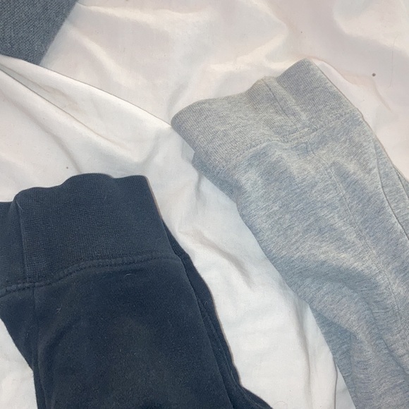 Nike sweatpants - Picture 2 of 3